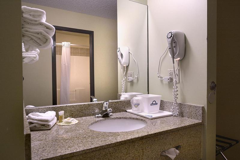 Days Inn By Wyndham Carbondale Chambre photo