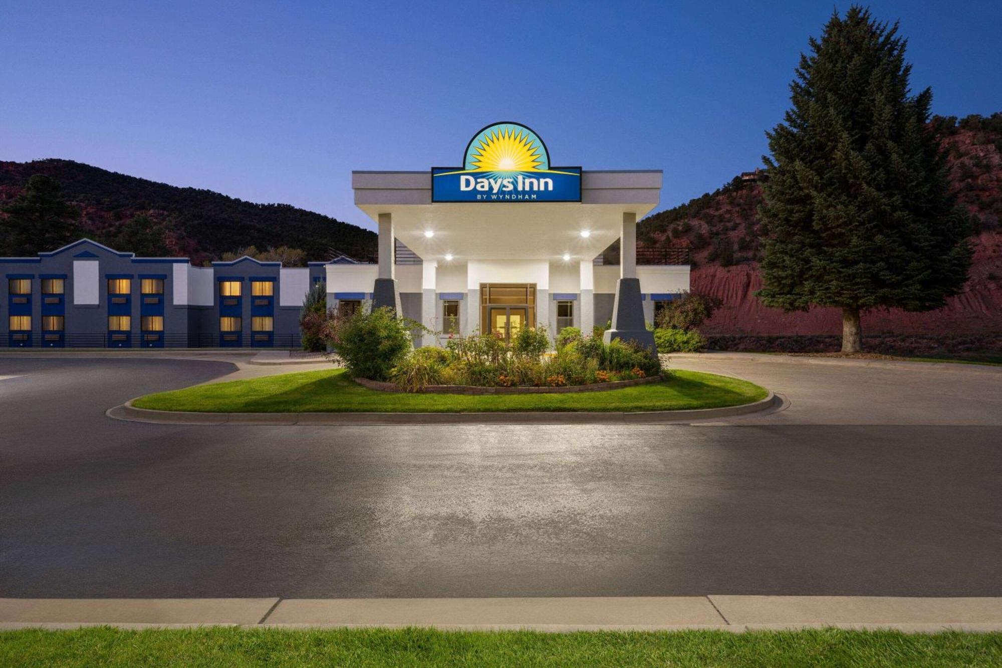 Days Inn By Wyndham Carbondale Extérieur photo