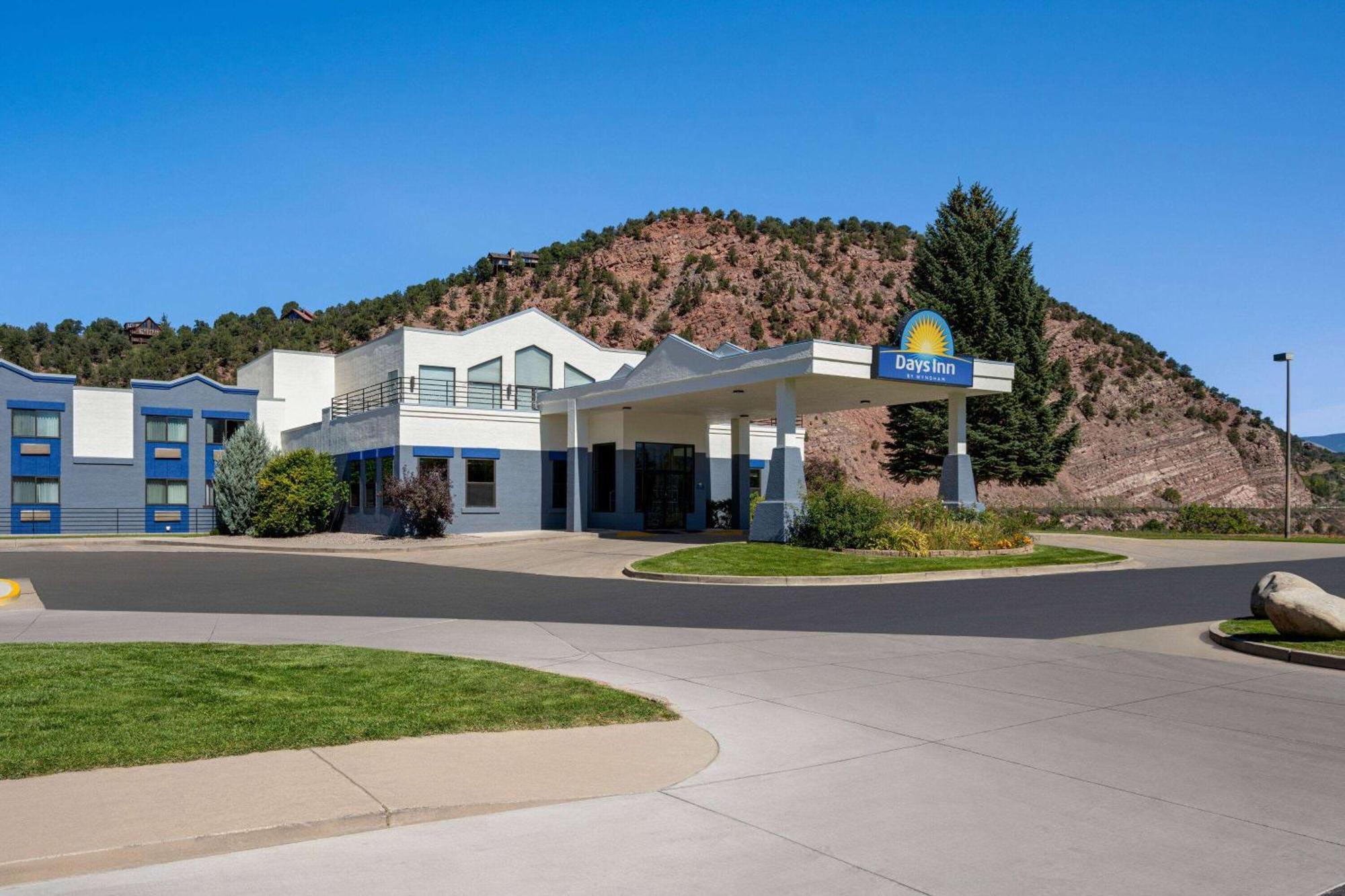 Days Inn By Wyndham Carbondale Extérieur photo